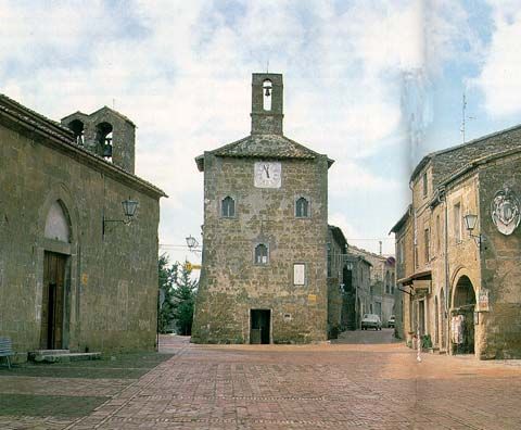 Piazza di Sovana 