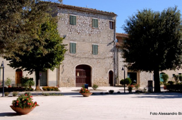 Piazza di Saturnia