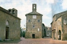 Piazza di Sovana 